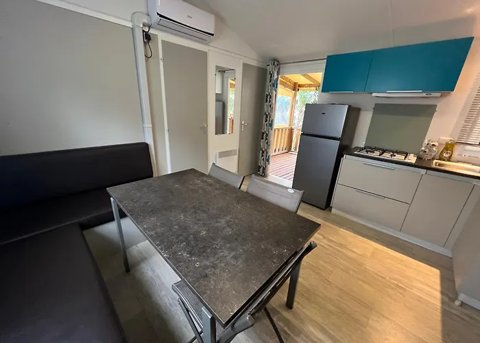 Mobil 6 Personnes * Saint-Cyprien (Pyrenees-Orientales)